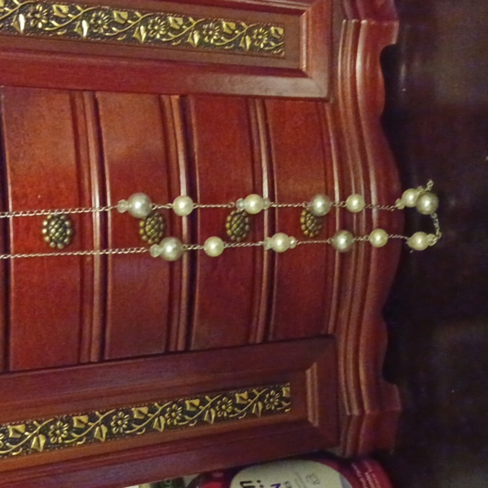 Necklaces - Picture 3 of 4